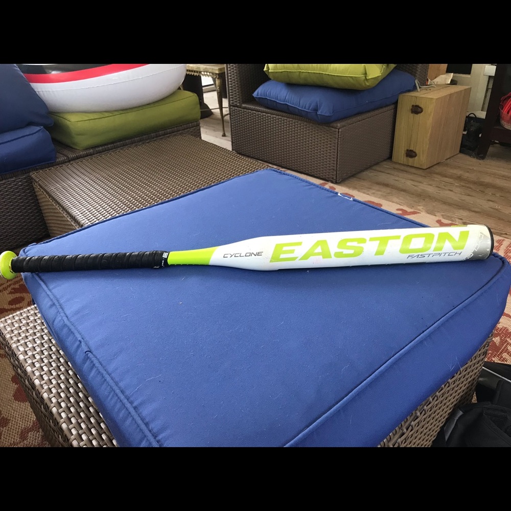 Easton Cyclone softball bat- 31 inches